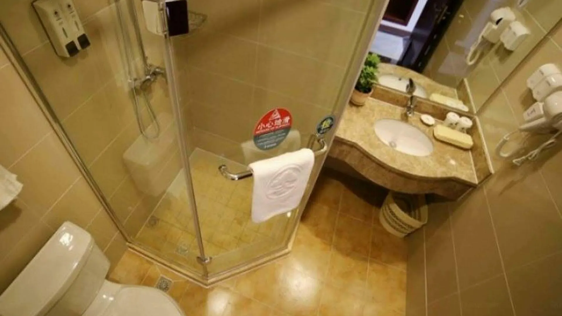 **  Greentree Inn Jiangsu Suzhou Industrial Zone Yangcheng Lake Weiting Mong Kok Express Hotel 中国